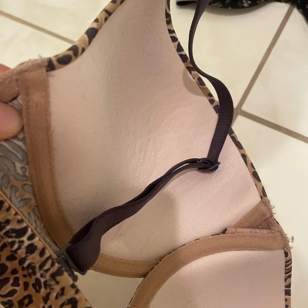 Victoria’s Secret PINK “Everyday Push-Up” Bras – Pre-Loved (Set of 2) 34D​​​​